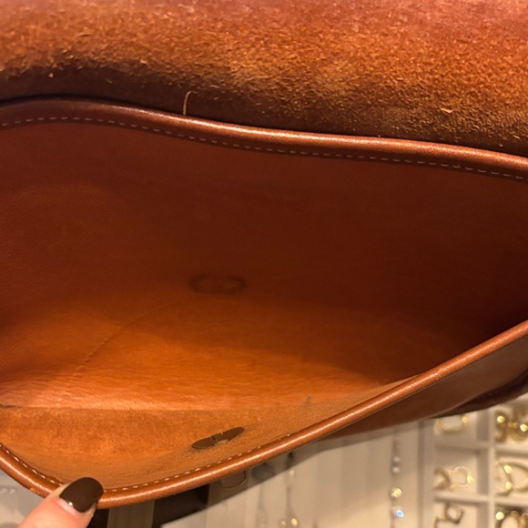 Vintage Coach Tan Genuine Leather Crossbody - Picture 3 of 12